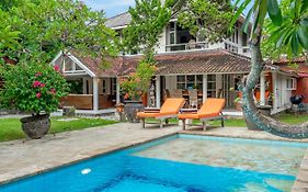 Villa Kubuku Double 6 Seminyak